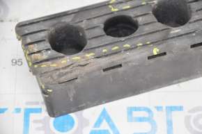 Tesla Model S 12-20 rear right jack is dented, there are tears