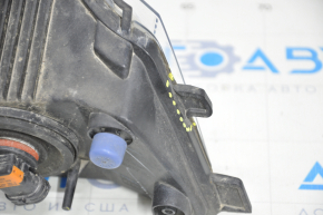Fog light PTF right VW Passat b8 16-19 USA broken mount