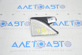Front bumper reflector left VW Passat b8 16-19 USA glass is rubbed, fasteners are broken