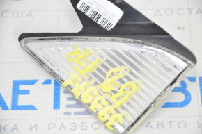 Front bumper reflector right VW Passat b8 16-19 USA broken fasteners, reflector fell out