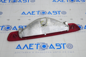 Brake light Toyota Highlander 01-07 broken mount, scratches