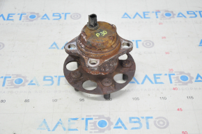 Rear left hub Toyota Prius 30 10-15 rusty