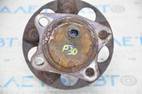 Rear left hub Toyota Prius 30 10-15 rusty