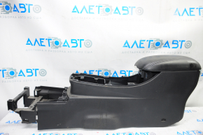 Console central armrest Nissan Leaf 13-17 black leather, scratches