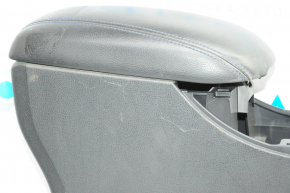 Console central armrest Nissan Leaf 13-17 black leather, scratches