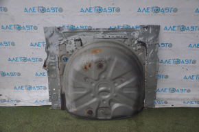 The trunk trough of Toyota Prius 30 10-15 is dented