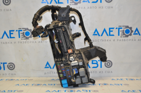 Lexus ES350 13-18 underhood fuse box missing cover, broken fasteners, cracked housing