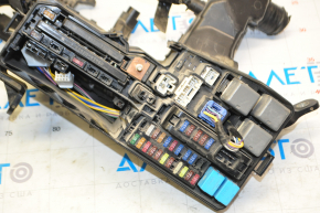 Lexus ES350 13-18 underhood fuse box missing cover, broken fasteners, cracked housing
