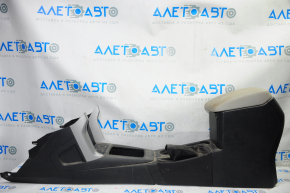 Central console armrest and cup holders Subaru Forester 14-18 SJ black with gray armrest, without heated seats, scratches, for dry cleaning