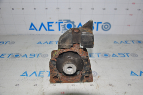 Front engine mount Toyota Prius V 12-14 rusty
