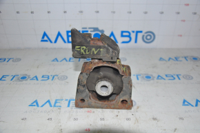 Front engine mount Toyota Prius V 12-14 rusty