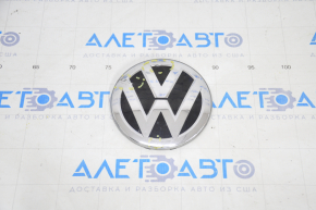 VW Jetta 19-21 radiator grille emblem under distronic cracks in glass