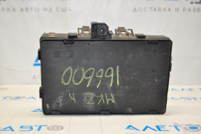 Lincoln MKZ 13-16 hybrid underhood fuse box without cover, cracks on housing, oxidized contact