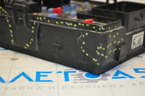 Lincoln MKZ 13-16 hybrid underhood fuse box without cover, cracks on housing, oxidized contact