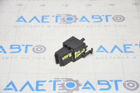 Tesla Model 3 Front Trunk Box Clip 18 - Fastener Broken