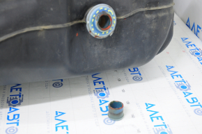 Fuel tank Kia Sorento 16-18 broken flange