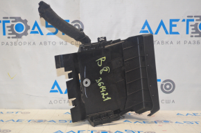 Underhood fuse box VW Passat b8 16-19 USA, broken latch on cover