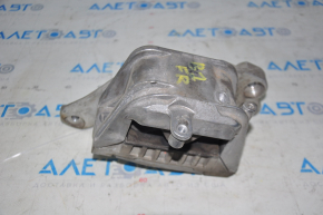 Right engine mount VW Passat b7 12-15 USA 2.5 cracked