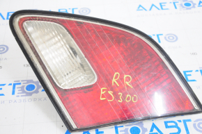 Inner light trunk lid right Lexus ES300 ES330 02-04 for polishing, water damage