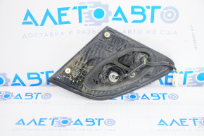 Inner light trunk lid right Lexus ES300 ES330 02-04 cracks, for polishing