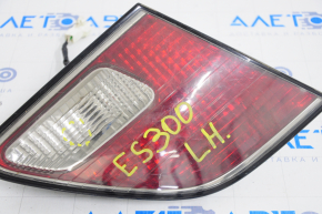 Inner light trunk lid right Lexus ES300 ES330 02-04 cracks, for polishing