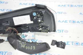 Lamp outer wing right Ford Edge 15-18 prerest SE SEL broken corner of lamp, broken fasteners