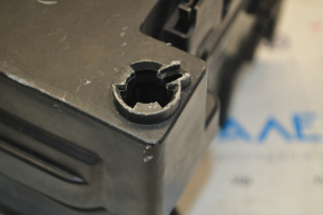 Chevrolet Equinox 11-12 underhood fuse box cap torn off