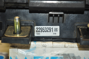 Fuse box under hood front right Cadillac ATS 13-15 2.5 without bottom part, chip on cover