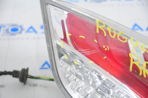 Inner light trunk lid right Nissan Rogue 14-16 cracks, need polishing
