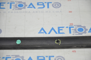 Right bonnet seal Ford Mustang mk6 18 - tear