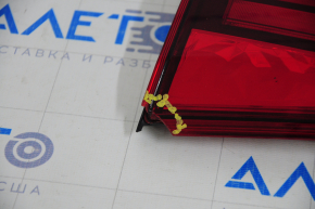 Inner taillight trunk lid left Mitsubishi Outlander 16-21 usa rest, broken corner, needs polishing