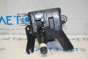 Nissan Pathfinder 13-20 rear left underhood fuse box, no plug
