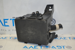 Nissan Pathfinder 13-20 rear left underhood fuse box, no plug