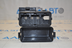 Relay box housing under the right fender Nissan Rogue 14-20