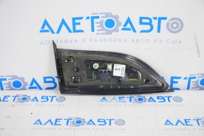 Inner light trunk lid right Chevrolet Volt 11-15 broken mount, needs polishing
