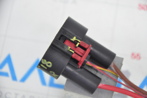 Chip on the cooling fan motor right Audi Q5 80A 18-24 broken latch