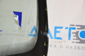 Windshield VW Jetta 11-16 USA air on edges, sand, scratch