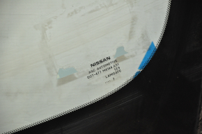 Windshield Nissan Rogue 14-18 sand, chip, air on edge