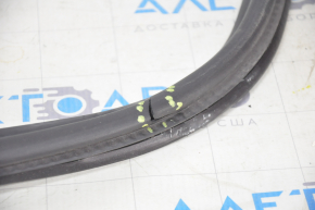 BMW i3 14-20 trunk opening seal tear