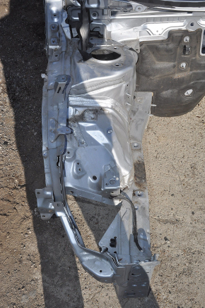 Front right quarter Toyota Prius 50 16-22 silver, on the body