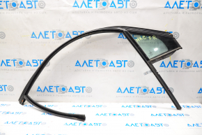 Upper door molding with glass seal and triangle, front right Lincoln MKC 15-19