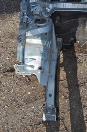 Front right quarter Toyota Prius V 12-17 green on the body