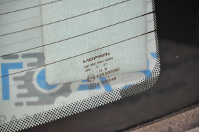 Rear glass Chrysler 300 11 - minor scratches