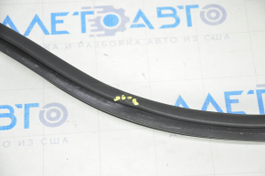Tesla Model X 16-21 front right door seal is worn out