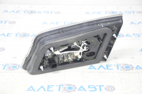 Tesla Model S 12-20 interior left tailgate light