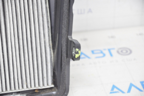Tesla Model S cabin filter housing 16-20 rest, breakage of the fastener