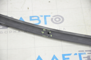 Tesla Model S 16-20 rear hood seal, tear