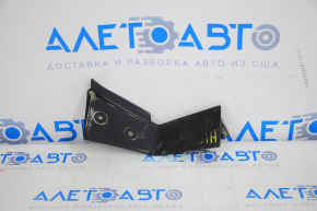 Rear right mudguard on the sill of a Toyota Highlander 2008-2013