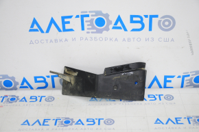 Rear right mudguard on the sill of a Toyota Highlander 2008-2013