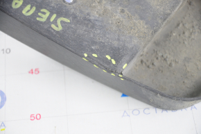 Mudguard rear right Toyota Sienna 04-10 tear, scratches